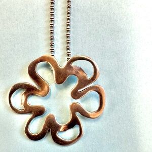 Silpada Flower Outline Pendant Necklace